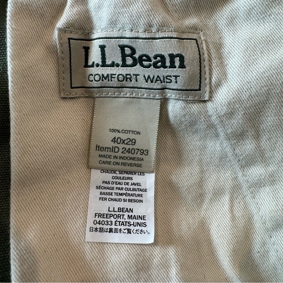 NWT L.L. Bean Men’s Comfort‎ Waist Olive Green Cargo Pants size 40x29 - Picture 2 of 4